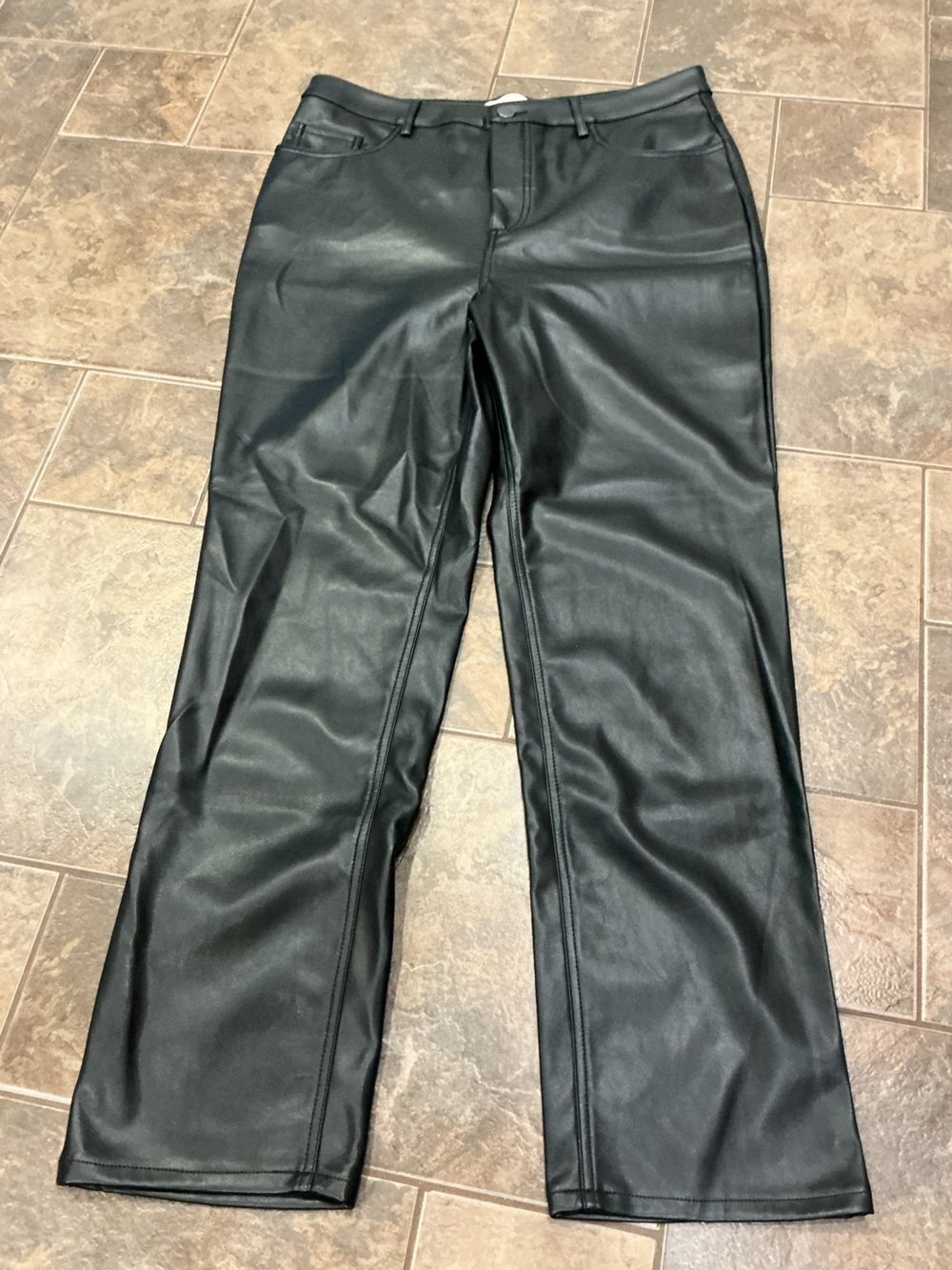 🥵 Ricki's Black Faux-Leather Straight-Leg Pants